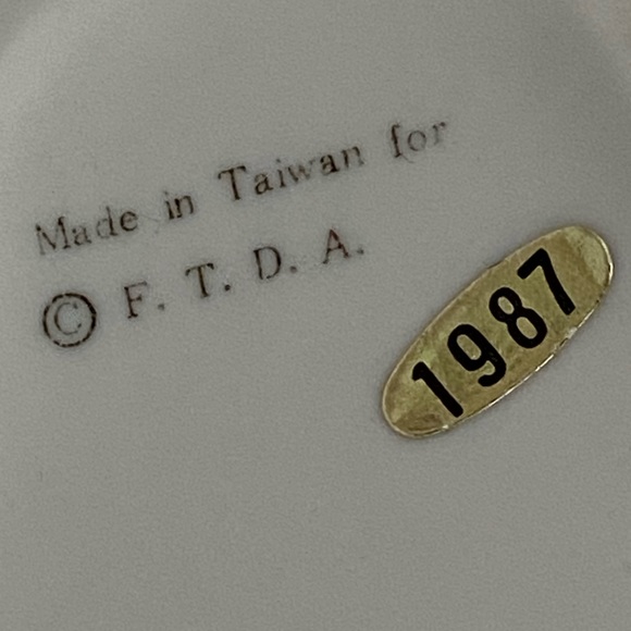 80s Easter BUNNY White Rabbit pink VASE planter FTDA Taiwan Vintage 1987 ceramic - Picture 4 of 12